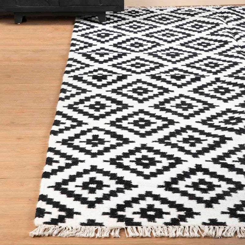 Cotton Woven Rug | Pixel Cross | Black & White | 4 x 6 Feet