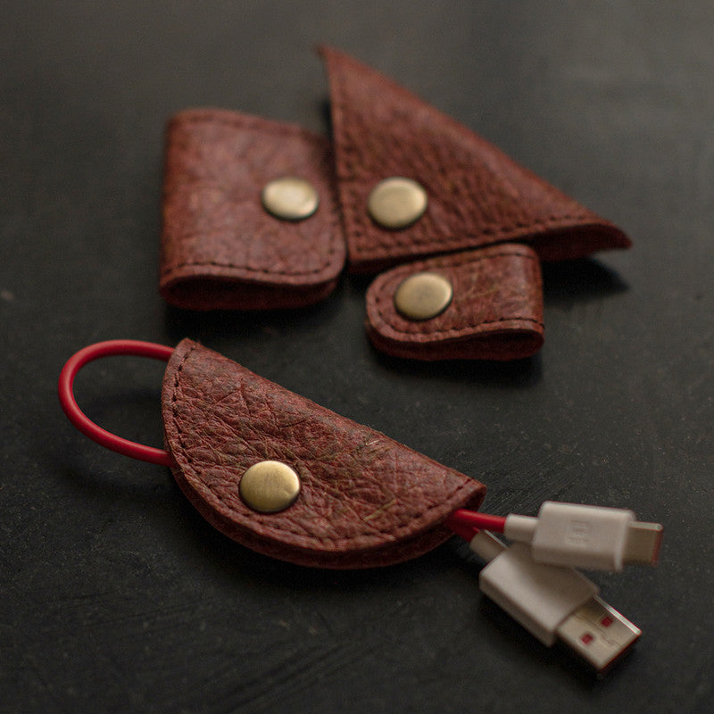 Coconut Malai Leather Clips | Wire Clips | Maroon | Set of 4