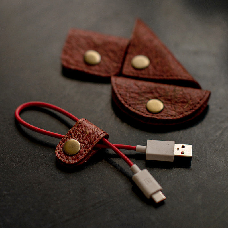 Coconut Malai Leather Clips | Wire Clips | Maroon | Set of 4