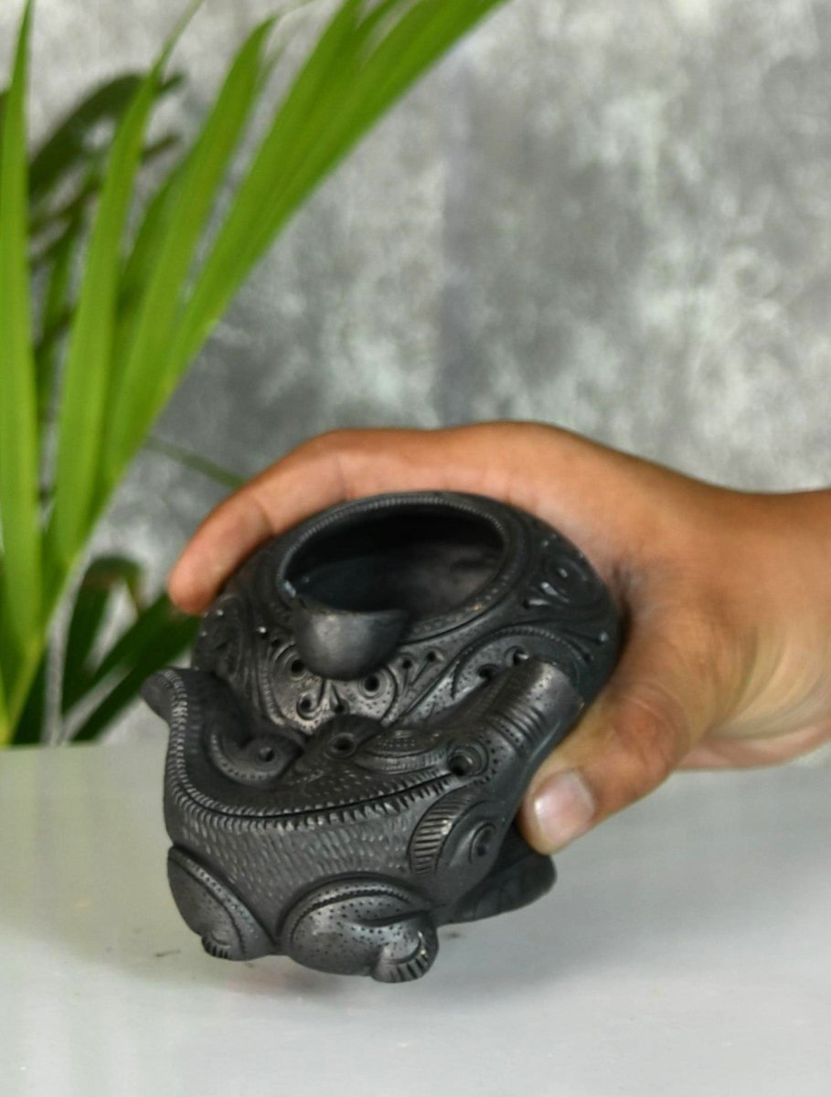 Captivating Black Terracotta Crocodile Ashtrey