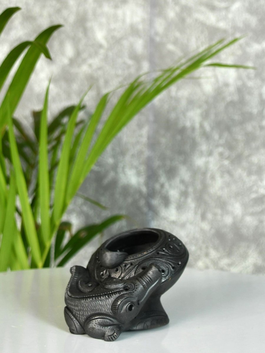 Captivating Black Terracotta Crocodile Ashtrey