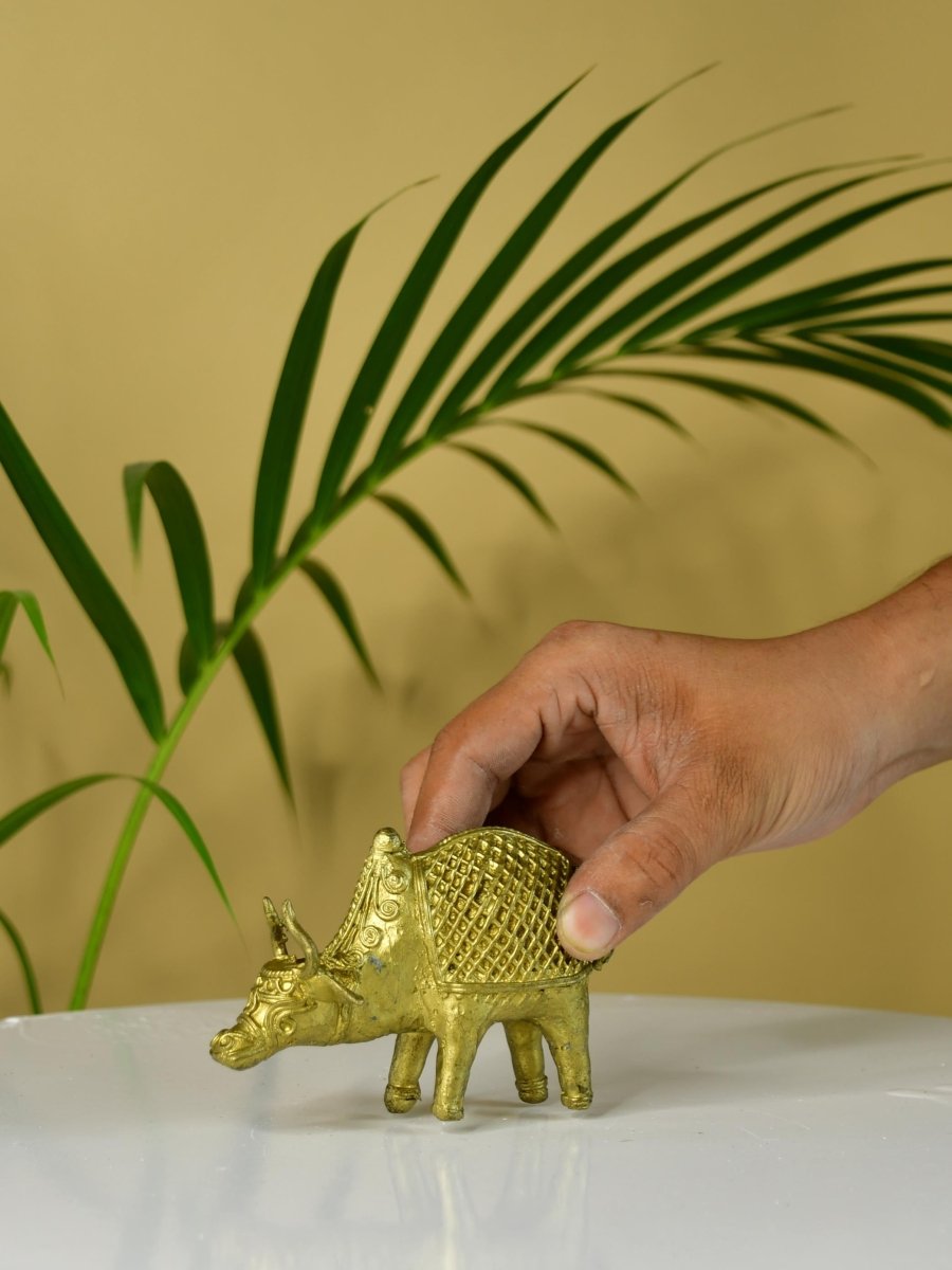 Dokra Ox: Brass Tabletop Masterpiece for Unique Home Decor