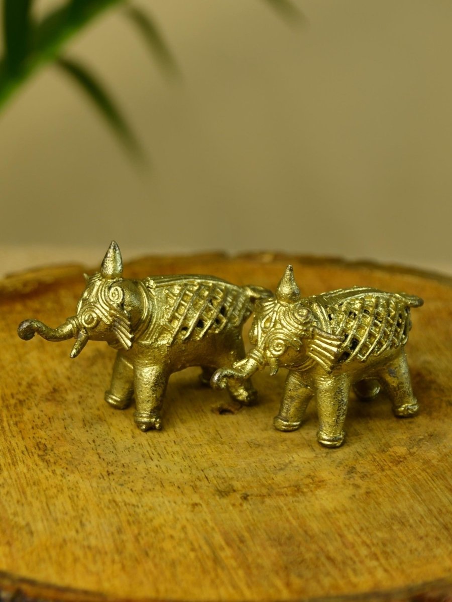 Handcrafted Brass Dhokra Elephant Tabletop Decor: Artisan Elegance for Home.