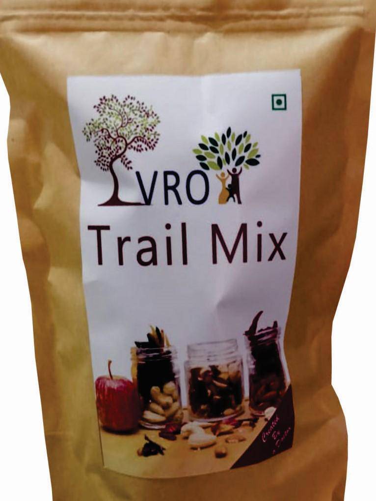 Trail Mix with Almonds, Cashew nuts & Dehydrated Apple - 150 g | 20% Extra Free